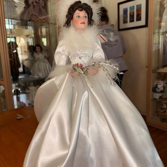 Ashton-Drake Galleries "Winter Romance" 1996 Porcelain Bride Doll - Picture 1 of 3